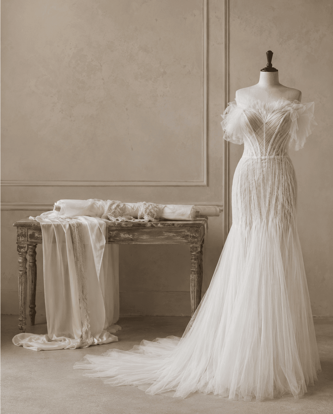 Handgefertigte Brautcouture mit feinen Details.